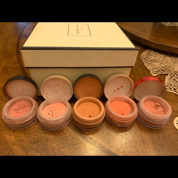 Blush/Face Powder by Bare Minerals. - Picture 3 of 5